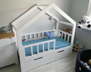 Kinderbetten im skandinavischen Stil